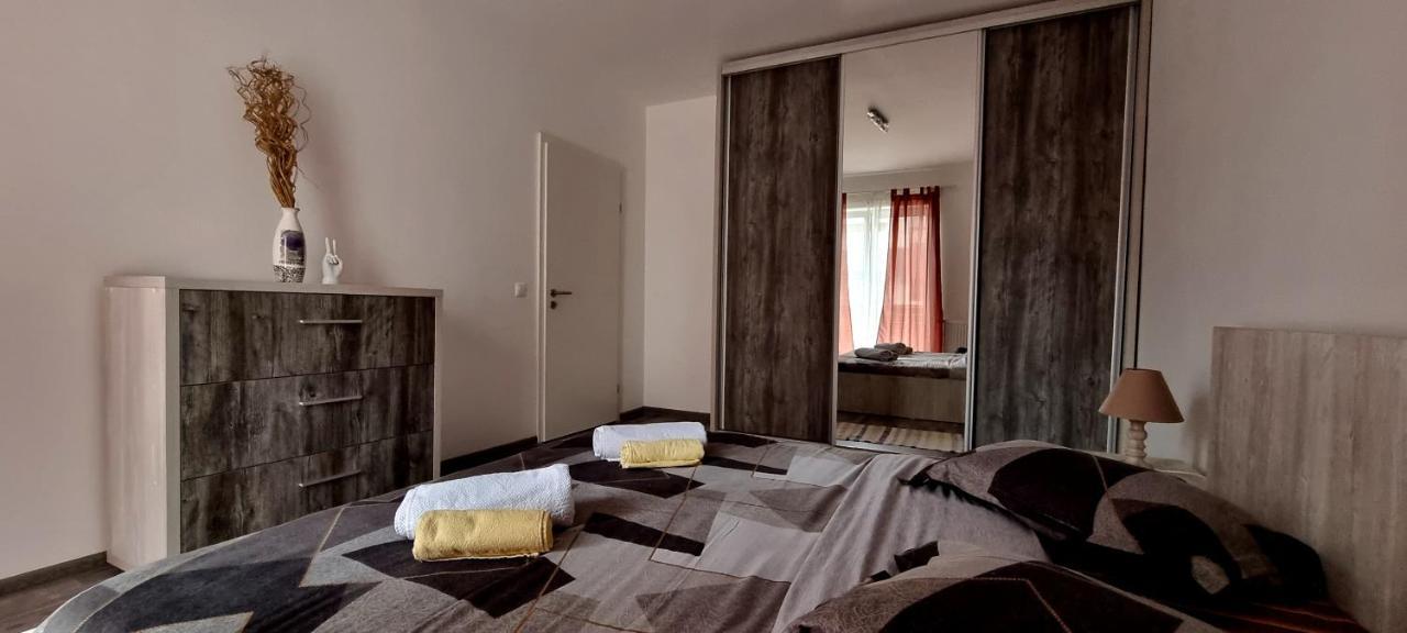 Swan Brasov Apartment ภายนอก รูปภาพ